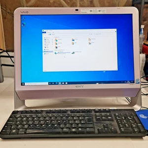 Sony VAIO VGC-JS1E/P All-in-One Desktop PC - Win 10, 4GB RAM, 500GB HDD - Picture 1 of 13