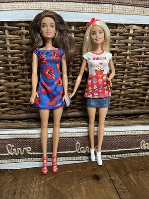 芭比娃娃 2 件装 - Fashionista Poppie Flower Brunette & Sweet Cupcake 娃娃 — 第 1/4 张图片