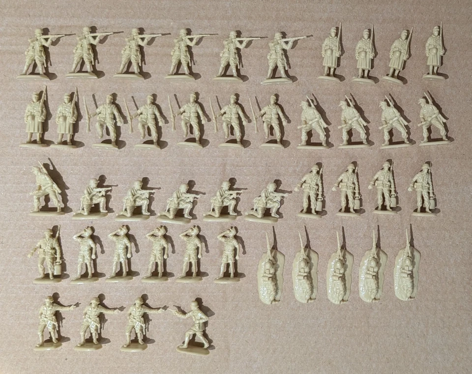 Afrika Korps - Revell 1/72 set 02513 - 46 soldiers - Image 1 of 1