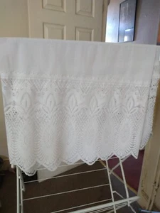 ready made plain white net curtains - Picture 1 of 3