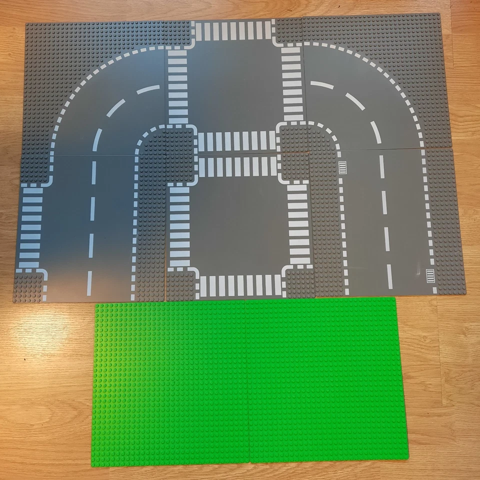Acht LEGO Bauplatten/Grundplatten -- 32x32  -- Straße Flughafen Grün - Bild 1 von 1