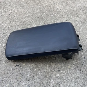 2013-2018 Lexus Es350 ES300h Center Console Armrest Lid Cover OEM (MINT) - Picture 1 of 4