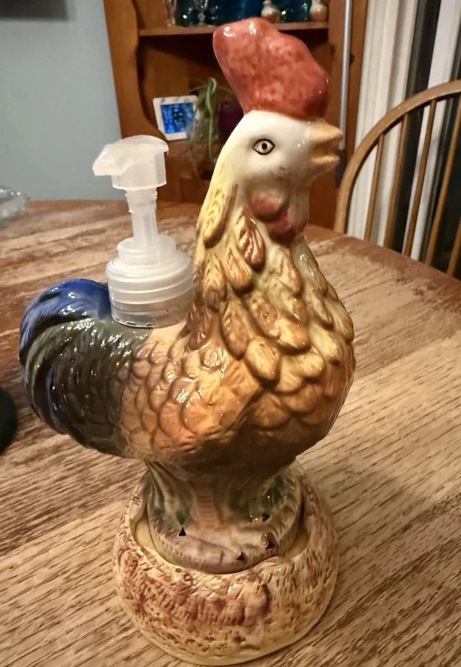 Bomba dispensadora de jabón vintage Allure Gallo cerámica 1999 decoración de granja vibrante Foto 1 de 3