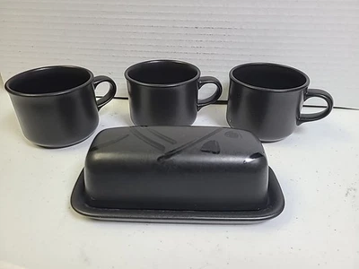 Plato de mantequilla con tapa Pfaltzgraff EE. UU. negro Midnight Sun y 3 tazas de café Foto 1 de 4