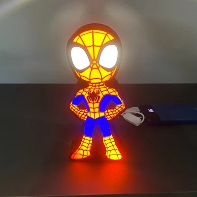 Spidy Spiderman Caja de Luz Lámpara LED Marvel Alimentada por USB Luz Nocturna Regalo - Imagen 1 de 4