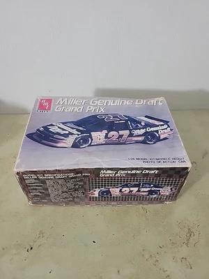 AMT/ERTL, NASCAR, #27, Miller Genuine Draft, Pontiac, Modelo 1/25. Escala abierta Foto 1 de 2