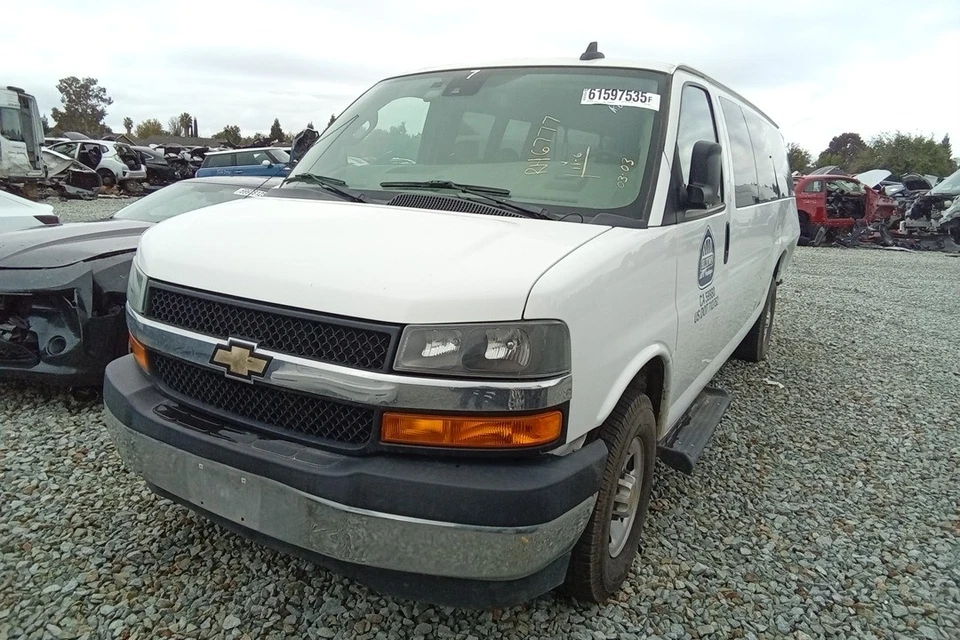 2020 Chevrolet Express 3500 Van Transmission OEM 105K Miles - LKQ439908004 - Image 1 of 4