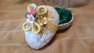 CERAMIC EASTER EGG w/YELLOW BOW 3 FLOWERS CANDY / TRINKET DISH-4 1/8" x 3 1/2" - Picture 1 of 11