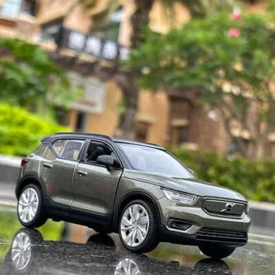 1:32 VOLVOs XC40 Legierung Auto Modell Spielzeugfahrzeug aus Metall mit Licht - Bild 1 von 4