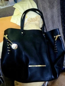 Steve Madden große Reisetasche aus schwarzem genarbtem Leder ~ Details im Bild ~ schwarz - Bild 1 von 12