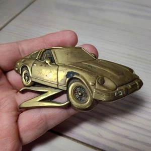 MUY RARO VINTAGE 1980 DATSUN 280ZX DEPORTIVO BARON LATÓN HEBILLA DE CINTURÓN Leer - Imagen 1 de 4