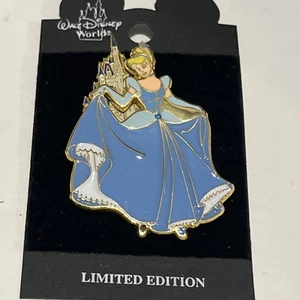 Disney Pin Trading Pin Cinderella LE1500 LE 1500 New on Card MINT v22 - Picture 1 of 3