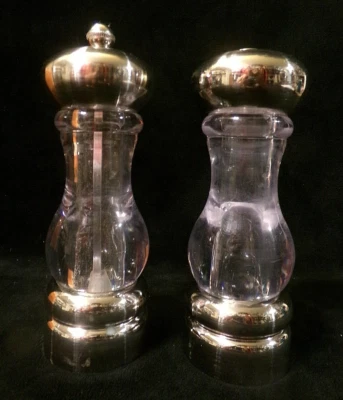 JUEGO DE AGITADOR DE SAL Y PIMIENTA ANTIGUO THOMPSON ACERO AL CARBONO y ACRÍLICO Foto 1 de 4