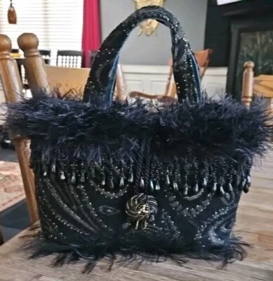 Bolso de Noche Wicked Negro y Dorado Paisley Original 12x9x5 Cuentas Pluma de Avestruz  Foto 1 de 4