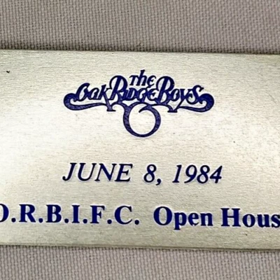 The OAK RIDGE BOYS Souvenir Metal Ticket Keychain June 1984 ORBIFC Open House - Изображение 1 из 4