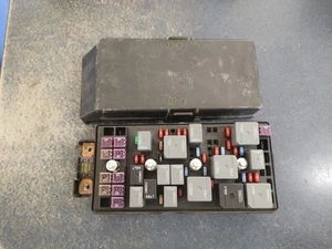 25883024 2007 2008 2009 Pontiac G6 Fuse Box Relay Junction Module 2.4 Engine - Picture 1 of 7