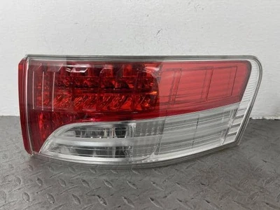 TOYOTA Avensis 2011 DBA-ZRT272W Right Tail Light 8155105260 [Used] [PA117097545] - Image 1 of 4