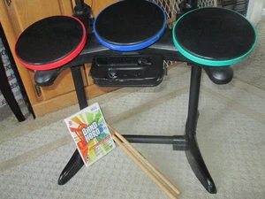 Batería inalámbrica Nintendo Wii Rock Band 2 con juego de héroe / palos (LEER TODO) - Imagen 1 de 3