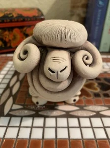 Vintage MCM Ram Statuina Arte Ceramica Scultura Bianco Argilla Naturale Corna Ram - Foto 1 di 11