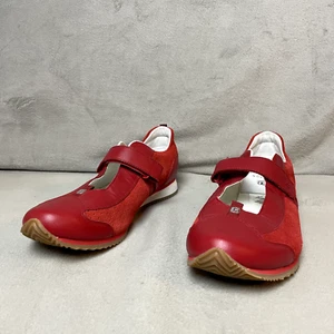 Vintage Kenneth Cole Reaction Shoes Womens 9 Red Suede Hook Loop Pointed Toe - Picture 1 of 17