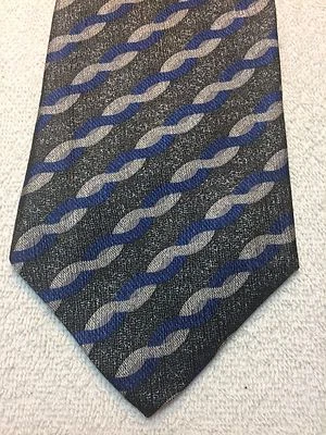 Gravata masculina CLAIBORNE 3,75 X 59 CINZA PRATA COM REDEMOINHOS AZUIS - Imagem 1 de 4