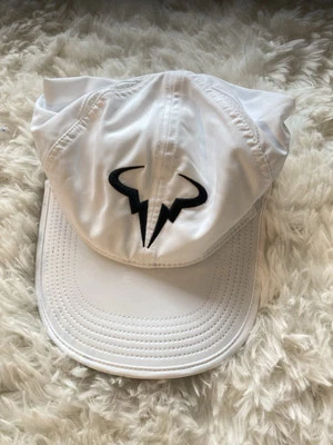Gorra de tenis Nike Dri-FIT Club Rafa Nadal no estructurada talla L/XL  Foto 1 de 4