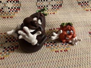 Gigglin Groceries Anthropomorphic Vegetables Lot Of 2 - Picture 1 of 18
