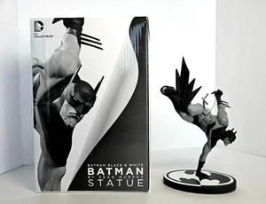 DC Collectibles Batman Black and White Statue Sean Murphy - Picture 1 of 8