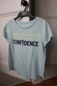 Girl's T-shirt "The most important thing a girl can wear is CONFIDENCE"12-13 GAP - Picture 1 of 9