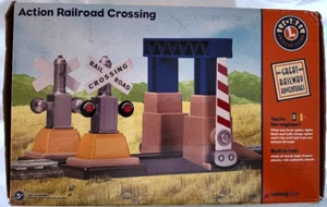 LIONEL Great Railway Adventures, ACTION RAILROAD CROSSING 1999 , New In Box - Picture 1 of 3