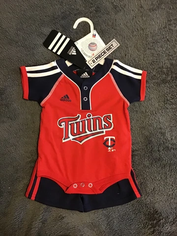 Minnesota Twins Baseball Baby Boy Adidas Outfit,  2 piece, 0-3 Months NEW! Cover