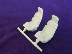 67 ASIENTOS LUMBARES CON CANASTILLA DELANTERA CHEVELLE del kit modelo AMT 1:25 - Imagen 1 de 6