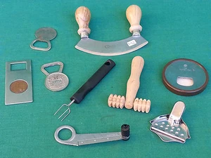 Lote De Viejos Utensilios De Cocina Sacacorchos Mezzaluna Etc. P52 - Bild 1 von 7