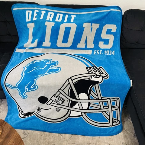 Detroit Lions 50" x 60" Singular Fleece Throw Blanket by Northwest (N5) Cover