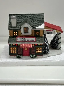 Casa iluminada Lemax Hearthside Village Yuletide Craft Shoppe 1996 con luz - Imagen 1 de 23