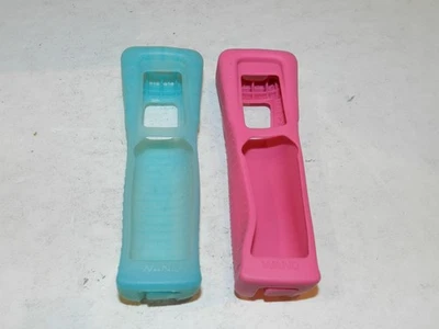Set of 2 Silicone Skin Cases Nintendo Wii Remote  NYKO Wand Blue & Pink - Image 1 of 2