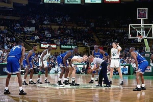 Shaquille O'Neal Orlando Magic waits for the tip off v Eric Montro- Old Photo - Picture 1 of 1
