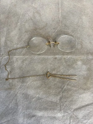 Antique Pince Nez Eyeglasses Gold Fill With Chain & Hair Pin Rimless C.1900 NM - Image 1 of 4