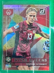 Sophie Schmidt 2023 Donruss FIFA Frauen-WM #5 Pitch Queens Canada - Bild 1 von 2
