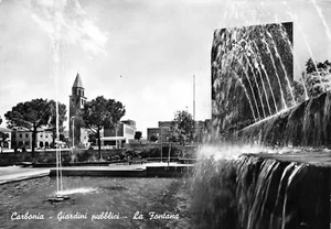 9820) CARBONIA CAGLIARI GIARDINI PUBBLICI LA FONTANA. VIAGGIATA NEL 1962. - Bild 1 von 2