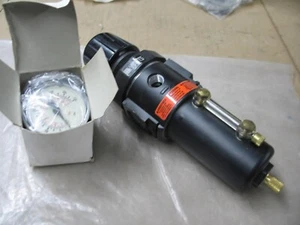 NUEVO REGULADOR FILTRO PARKER WATTS B11-04WJC/M3 CON CALIBRE 250 PSI 3/8NPT P9905 - Imagen 1 de 5