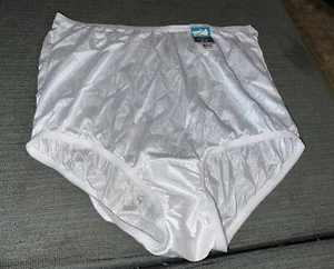 New Womens Vanity Fair Perfectly Yours Tailored Brief Panty White Sz 6 M - Picture 1 of 6