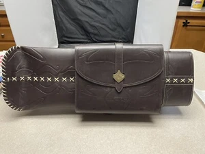 Lord of the Rings: War in the North Collector’s Edition Quiver & Book Only - Picture 1 of 4