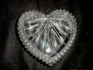 Wedgwood 24 % Bleikristall herzförmiges Schmuckstück/Denkenbox - Bild 1 von 4