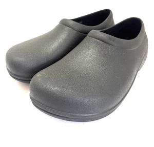 Crocs On The Clock Black Clogs Shoes Men's 7 Women's 9 Slip Resistant - Picture 1 of 5