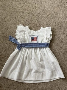 Stitchy Fish USA amerikanische Flagge bestickt gesmoktes weißes Kleid Mädchen Größe 18M - Bild 1 von 6