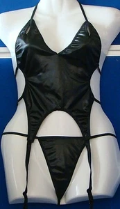 NWOT Sexy LINGERIE Black 2 pc Outfit TOP w.2 Garters & THONG One Size PRIVATE - Picture 1 of 5