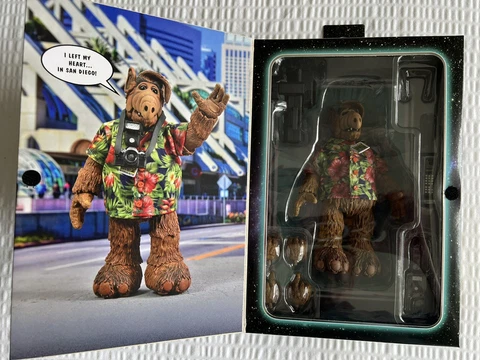 2023 SDCC NECA Exclusive ALF Ultimate Melmac Cosmic Con Action Figure *IN HAND* Cover