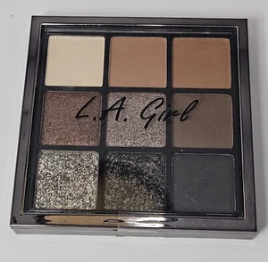 L.A. GIRL EYEPALLETTE KEEP IT PLAYFUL COLLECTION "DOWNPLAY" GES433 - Picture 1 of 2