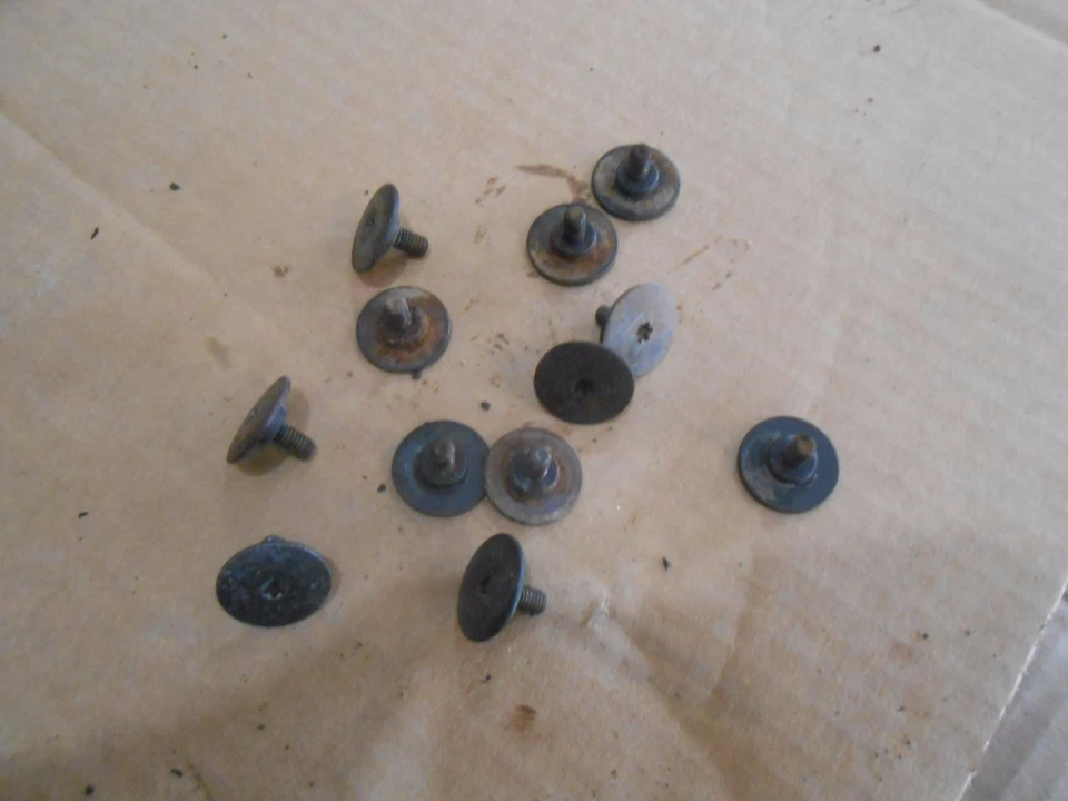 ARCTIC CAT 650 H1 2007 07 ATV fender plastic mounting screws quantity 12 500 400 - Image 1 of 1